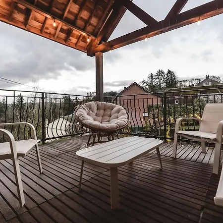 Holiday home Twin Pines *